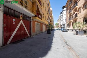 Descubre este magnífico garaje cerrado para dos coches, ubicado en pleno centro de la ciudad, en la photo 0