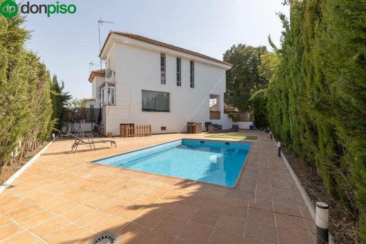 Preciosa casa en Llanos de Silva con piscina y amplio patio. photo 0