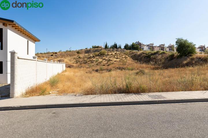 SE VENDE UN SOLAR EN URB.CAÑADAS DEL PARQUE, DILAR photo 0