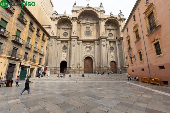 ¡Oportunidad única en el corazón de Granada! photo 0