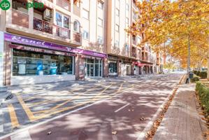 SE VENDEN DOS ESPECTACULRES LOCALES COMERCIALES photo 0