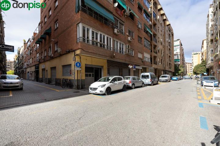 Oficina En venta en Alhamar, Granada photo 0
