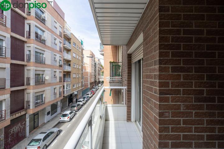 Piso en venta en calle Santa Clotilde, junto a Hipercor, con plaza de garaje photo 0