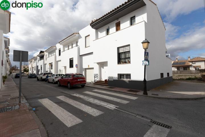 CASA ADOSADA EN BELICENA photo 0