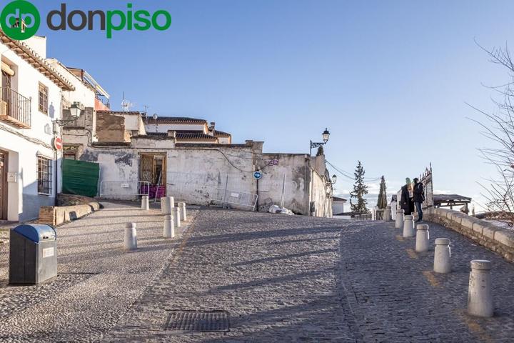 SOLAR EN EL ALBAYCIN CON PROYECTO photo 0