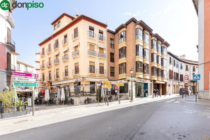 Venta de piso en Granada (Zona Centro) photo 0