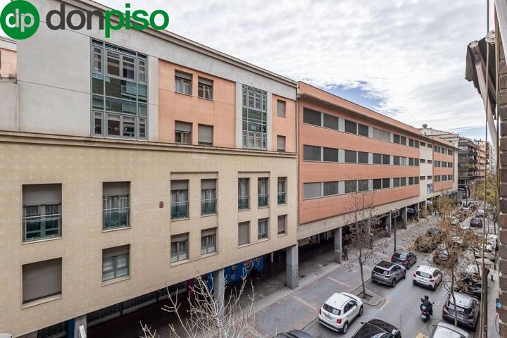 AMPLIO PISO EN PEDRO ANTONIO DE ALARCON photo 0