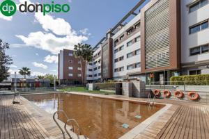 Magnífico piso con altas calidades con piscina, plaza de garaje y trastero. Novocampus. photo 0