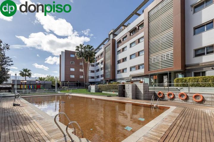 Magnífico piso con altas calidades con piscina, plaza de garaje y trastero. Novocampus. photo 0