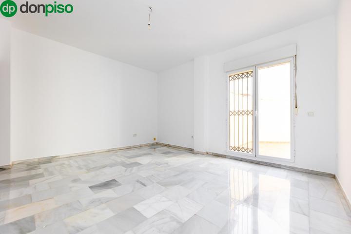 Piso de un dormitorio con patio y cochera cerrada. photo 0