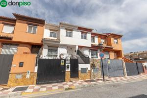 Estupenda casa en churriana photo 0
