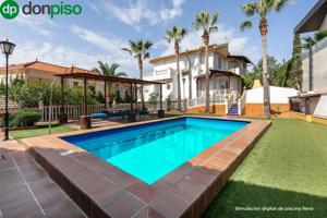 SE VENDE ESPECTACULAR CHALET EN MONTELUZ photo 0