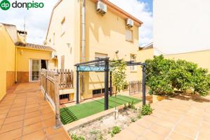 Casa En venta en Andalucia, Olivares photo 0