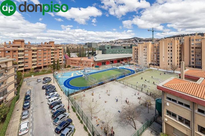 Exclusivo ático en Parque de las Infantas: luz, vistas y posibilidades infinitas photo 0