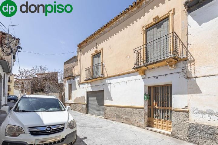 CASA Y NAVE PARA REFORMAR EN EL CENTRO DE GUADIX photo 0