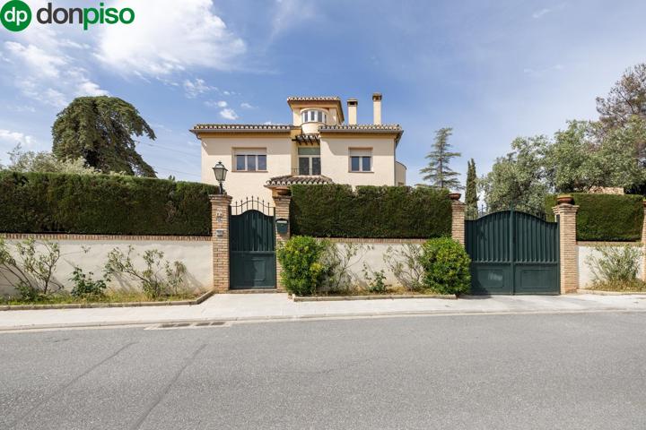 Unifamiliar En venta en Urbanizacion Cortijo Del Aire, Albolote photo 0