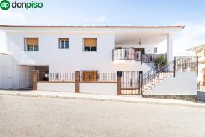 Gran Oportunidad en Láchar (Granada): Espectacular Casa con Local Comercial. photo 0