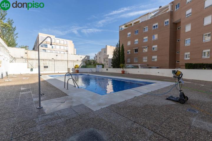 Encantador apartamento con terraza, garaje y piscina en El Serrallo photo 0