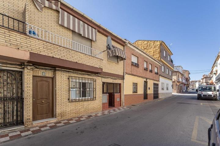 🏡 Adosado con dos viviendas independientes en Armilla – ¡Ideal para vivir o invertir! photo 0