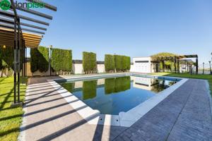 CASA EN LAS GABIAS, URB. PRIVADA CON PISCINA Y ZONAS VERDES photo 0