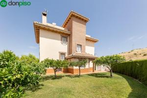 🏡 Espectacular Chalet a 10 Minutos del Centro de Granada photo 0