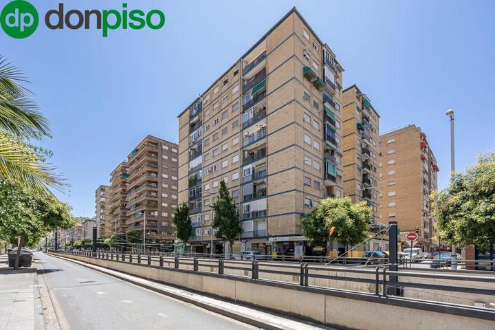 Piso de 4 dormitorios y 2 baños en Av. América. photo 0