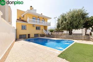 Amplio Chalet con piscina, pista deportiva y vistas en Ogíjares. photo 0