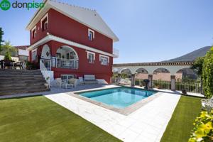 🏡 CHALET INDEPENDIENTE EN URBANIZACIÓN 'LOS PINILLOS' - PINOS GENIL photo 0