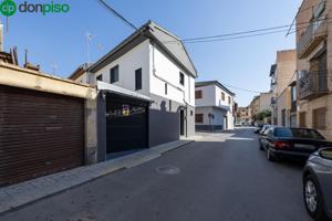 VIVIENDA TOTALMENTE REFORMADA EN EL CENTRO DE ARMILLA, LISTA PARA ENTRAR A VIVIR. photo 0