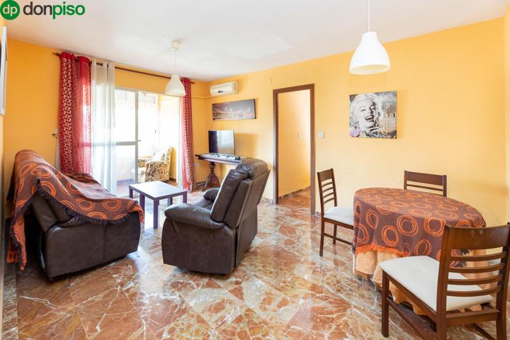 🏡 ¡Tu nuevo hogar en Granada! Piso en venta en Cercado de Miraflores con garaje incluido 🚗 photo 0