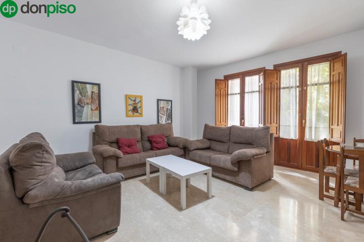 PRECIOSO PISO MUY CERCA DE CATEDRAL EN CALLE LUCENA photo 0