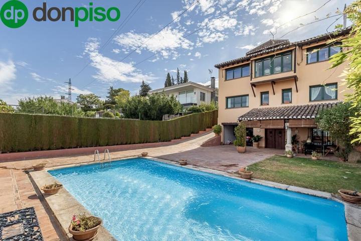 GRAN CASA CON PISCINA EN COLINAS BERMEJAS, MONACHIL photo 0