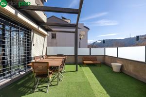 ¡¡¡PRECIOSO CASA CON TODO EL CONFORT Y LUJO QUE MERECES EN GRANADA!!! VEN A VISITARLO photo 0