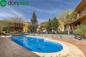 ¡PISAZO CON TERRAZA Y RESIDENCIAL CON PISCINA EN OGIJARES! photo 0