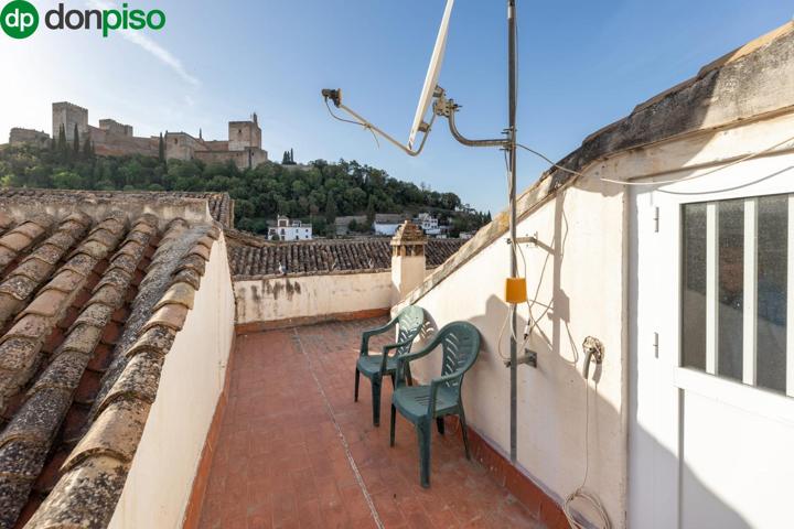 Interesante casa en el Albaycín con dos dúplex habitados y vistas a la Alhambra photo 0