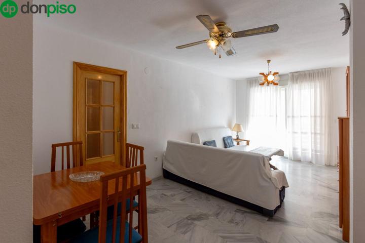 Piso en Almuñécar con vistas al mar y piscina, a solo pasos de la playa photo 0