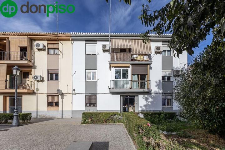 ¡GRAN OPORTUNIDAD EN UNA DE LAS ZONAS MÁS TOP DE GRANADA! photo 0