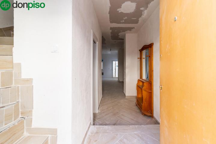 Encantadora casa reformada con terraza en el corazón de Santa Fe. photo 0