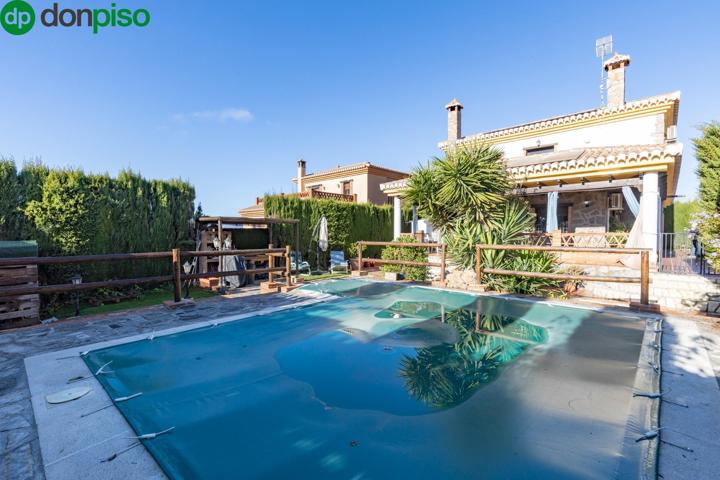 Casa rústica con piscina y vistas a la sierra, cerca de la costa y de La Alpujarra. photo 0