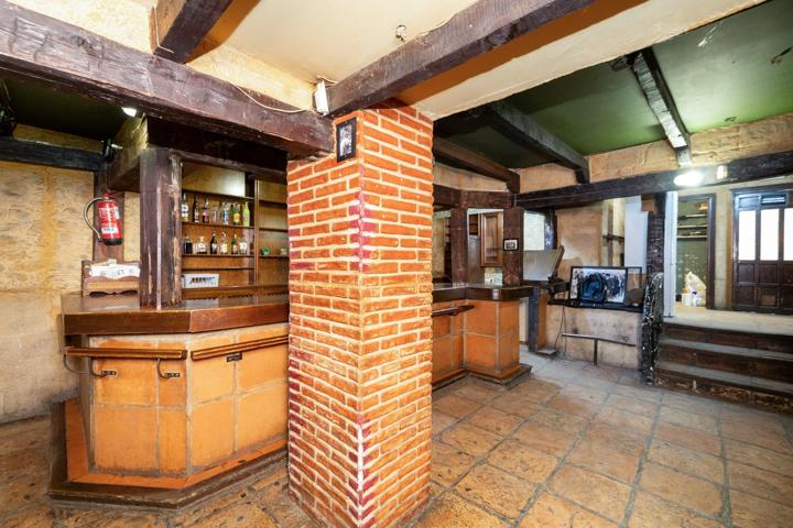 Local comercial junto a Gran Vía con multitud de posibilidades - Calle Elvira photo 0