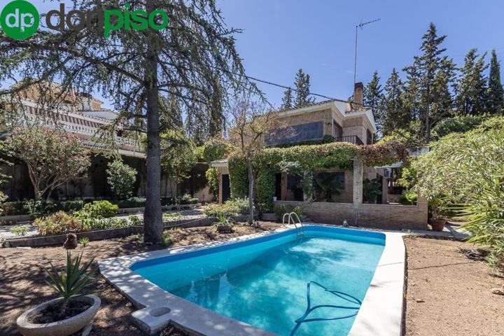 CASA CON TERRENO Y PISCINA EN LA ZUBIA photo 0