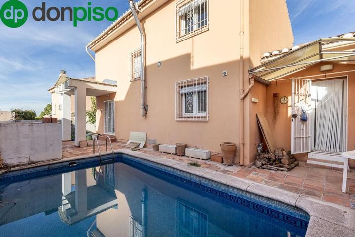 ¡OPORTUNIDAD ÚNICA! Casa con Garaje, Zonas Comunes y Piscina en Jun, Vega de Granada photo 0