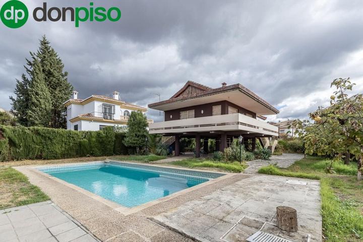 Gran casa con parcela y piscina en Cájar photo 0