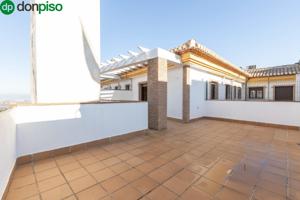 Ático con terraza espectacular — Tu rincón ideal en La Zubia photo 0