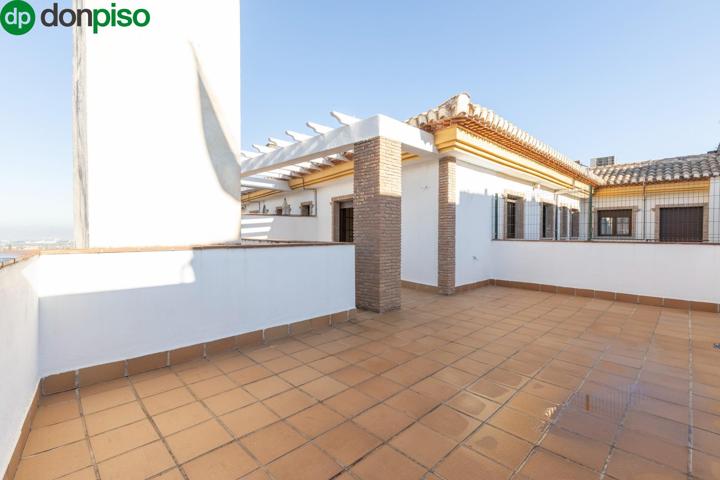 Ático con terraza espectacular — Tu rincón ideal en La Zubia photo 0