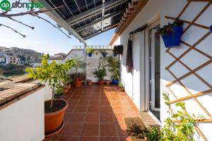 MARAVILLOSA CASA A POCOS MINUTOS DEL CENTRO DE LA ZUBIA photo 0