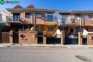 Casa adosada en Ogijares photo 0