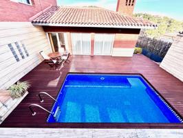 Espectacular casa en castellnou, garaje y piscina photo 0