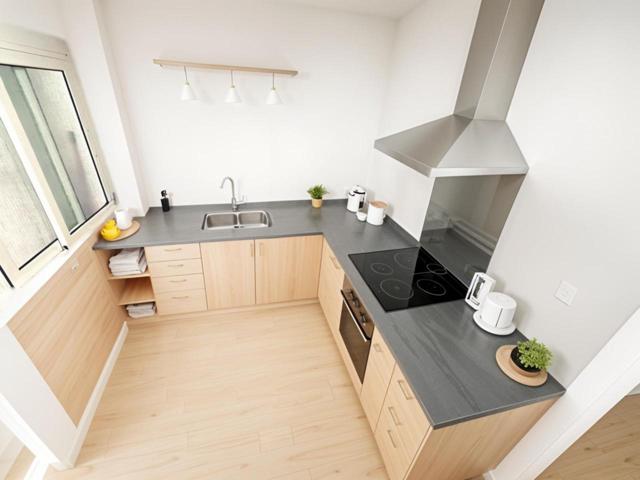 Piso de 4 hab en venta en la crta Sabadell photo 0