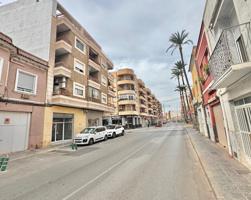 CASA DE DOS PLANTAS CON TERRAZA Y PATIO COMPLETAMENTE PARA REFORMAR EN ORIHUELA (ZONA OCARASA) photo 0